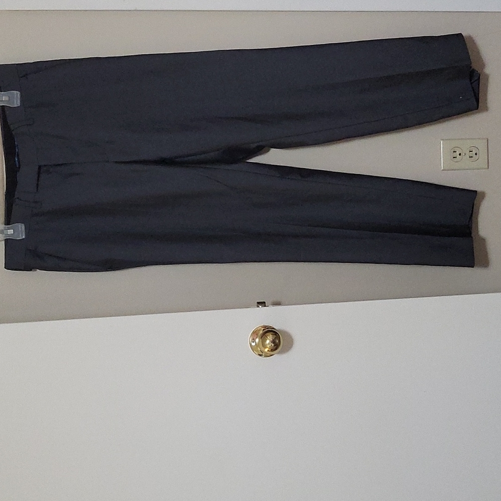 Suits - Picture 2 of 3
